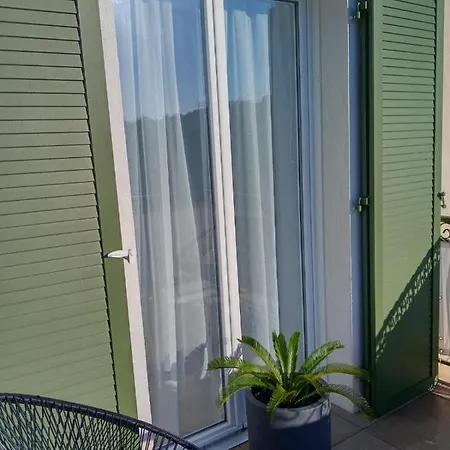 Apartment Domania *